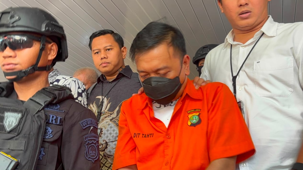 Penampakan Don Ritto Menuju Kejagung, Tersangka Kasus Eks Jampidsus Febrie Adriansyah Bungkam