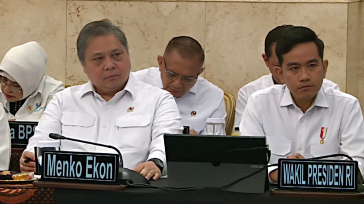 Penampakan Wapres Gibran Duduk Bareng Menko saat Sidang Kabinet