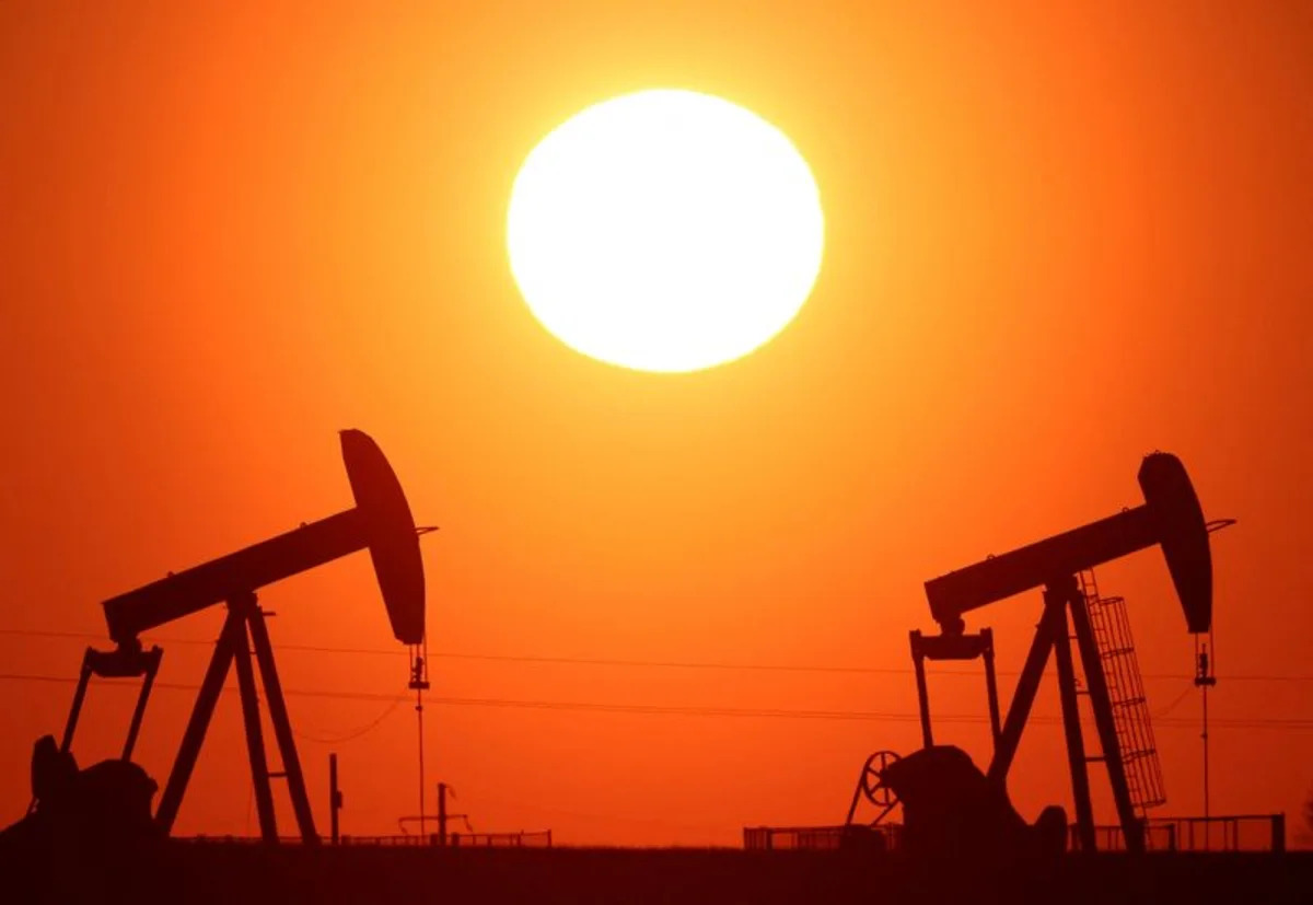 Petróleo Brent ultrapassa US$ 90 enquanto EUA e Irã intensificam ataques no Oriente Médio