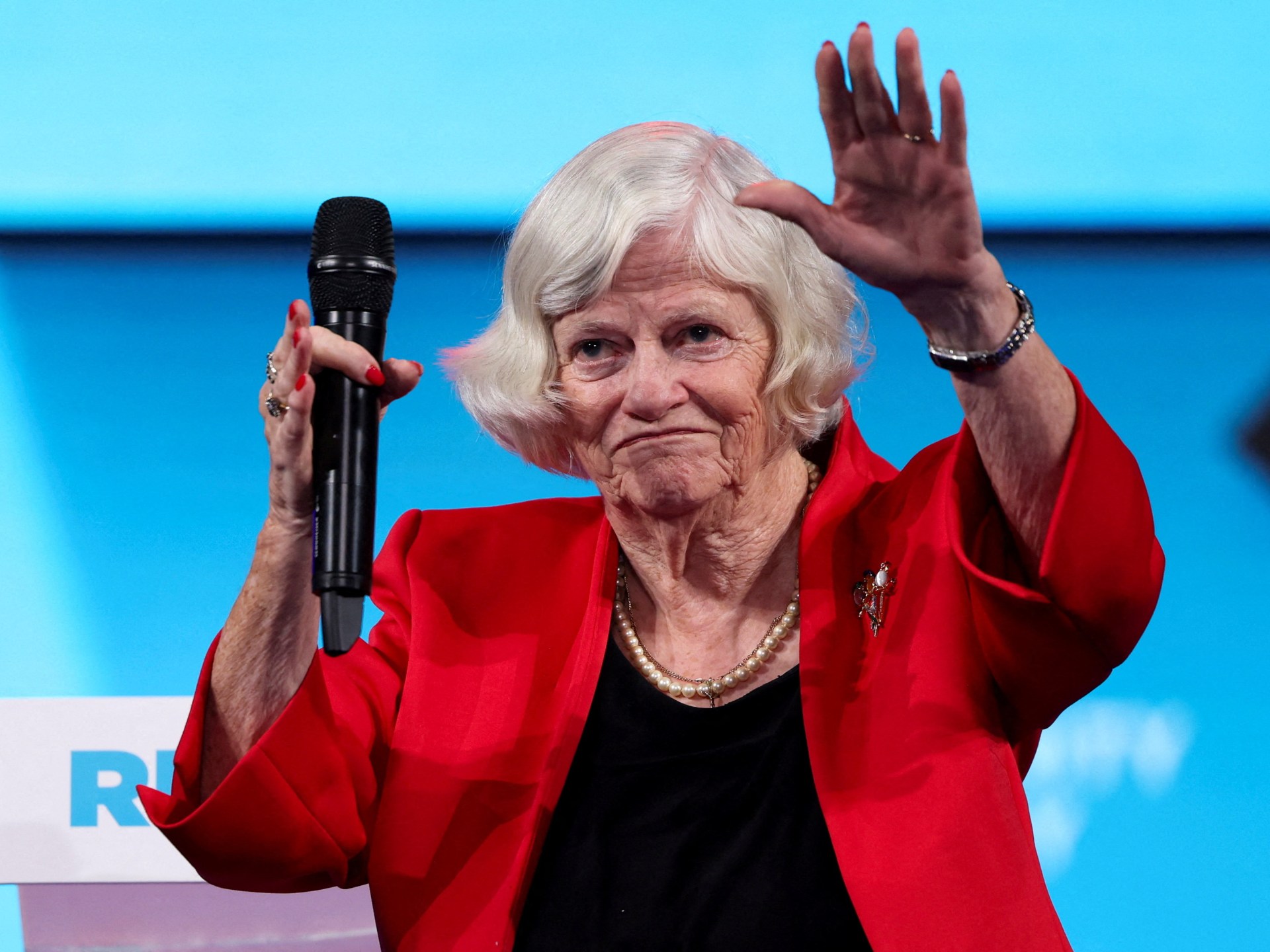 Polícia do Reino Unido prende homem suspeito de assassinar a ex-deputada Ann Widdecombe
