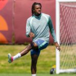 Por que Johan Manzambi não joga a partida Suíça x Colômbia?
