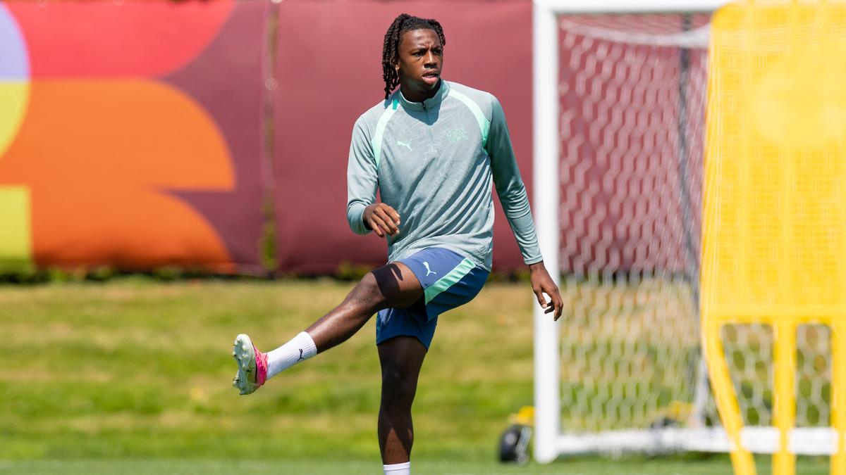 Por que Johan Manzambi não joga a partida Suíça x Colômbia?