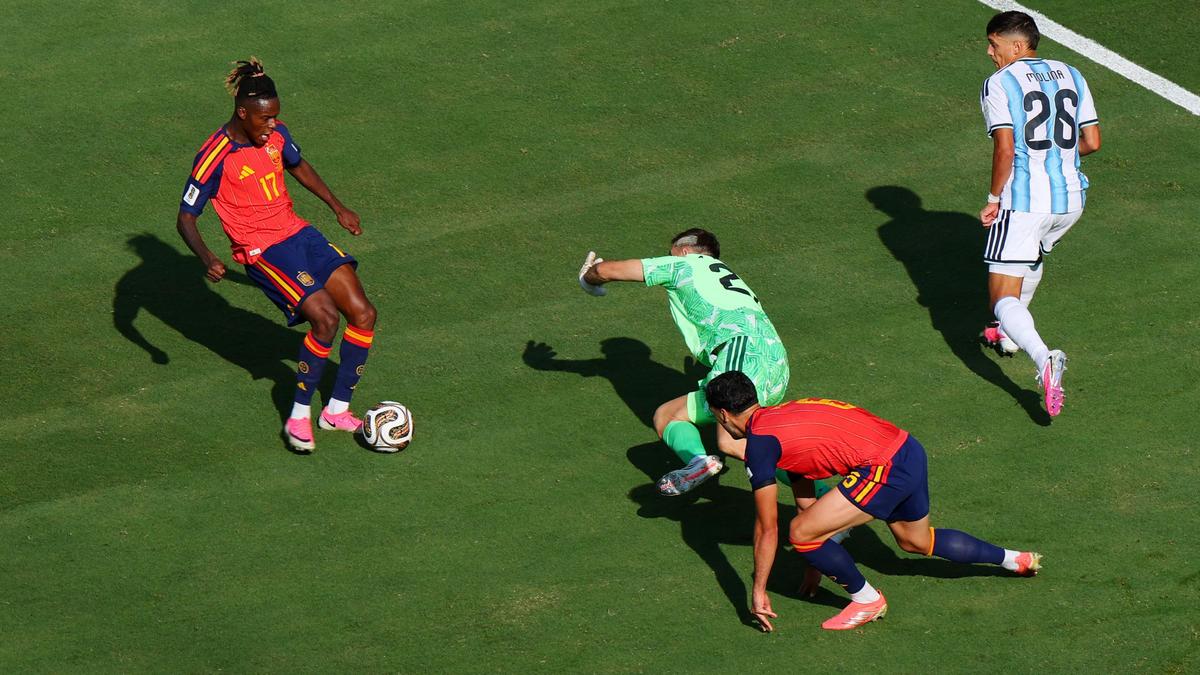 Por que o gol de Nico Williams foi descartado durante a final da Copa do Mundo FIFA de 2026 entre Espanha e Argentina?