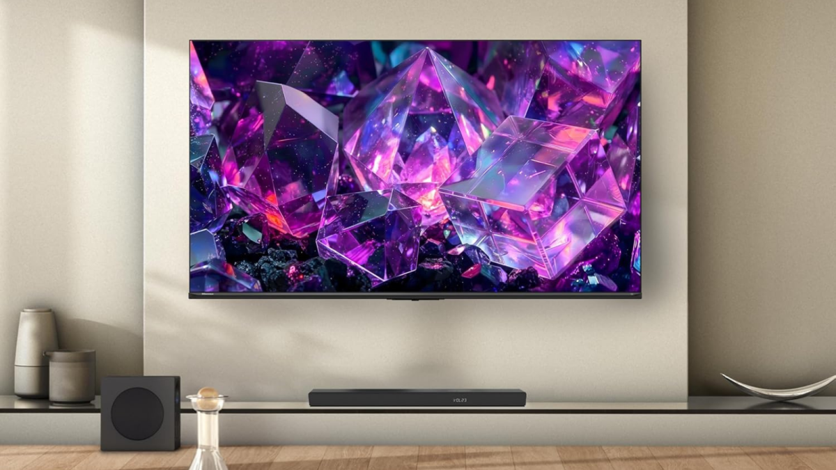 Precisa de uma nova TV? A Mini TV LED E7 de 50 polegadas Hisense 2026 está com mais de US$ 300 de desconto.