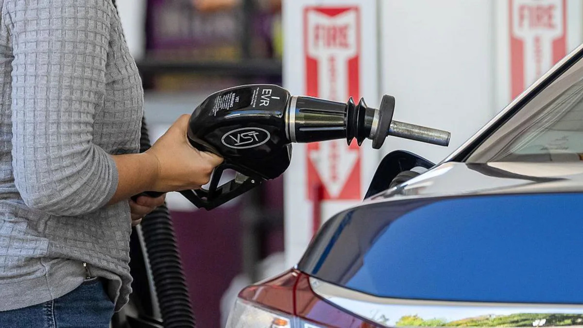Preços do petróleo atingiram US$ 100 pela primeira vez desde maio