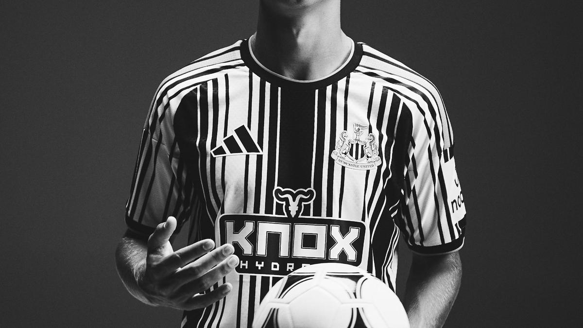 Premier League - Newcastle United confirma contratação do meio-campista Steur do Ajax