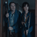 Prévia de 'The End of Oak Street': Anne Hathaway e Ewan McGregor tentam não ser comidos vivos por dinossauros em 14 minutos de filmagem 4DX