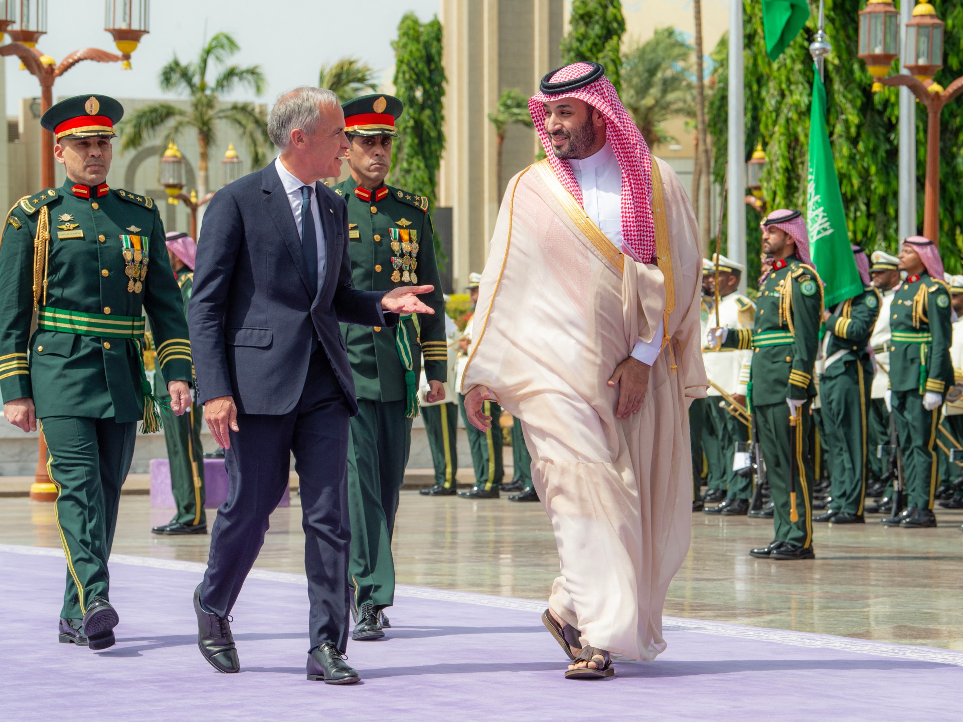 Primeiro-ministro canadense visita a Arábia Saudita para fortalecer parcerias energéticas e de mineração