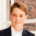 Príncipe George completa 13 anos! Veja os pais orgulhosos, Príncipe William e Kate Middleton, comemorando o adolescente