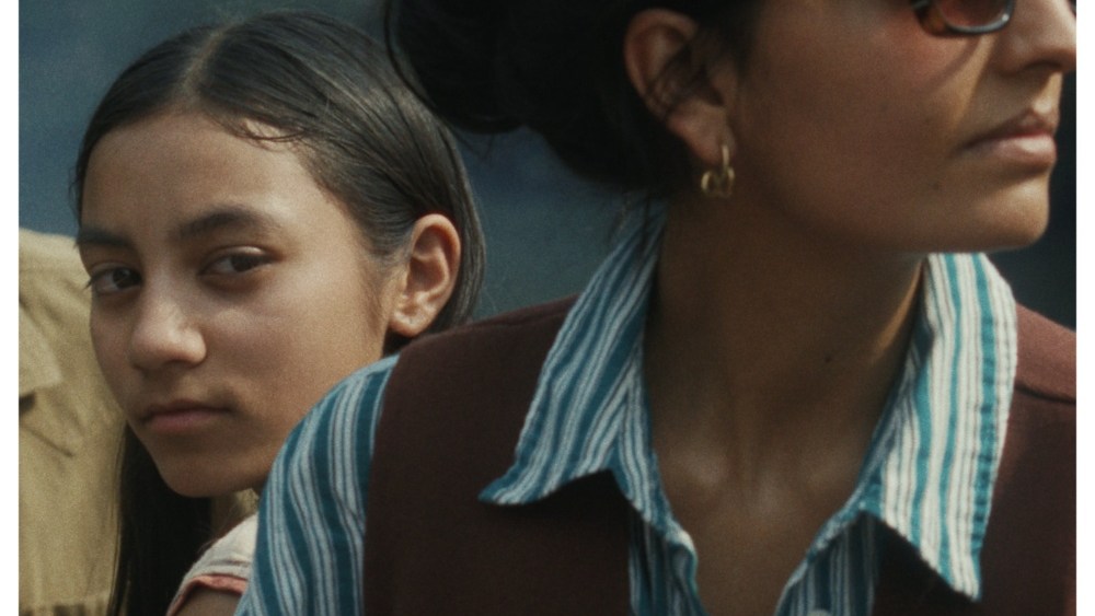 Programação da semana da crítica de Veneza: drama familiar de Shalini Adnani 'Our Share of Sand', documentário colombiano assistido por IA 'The End of Times' e muito mais