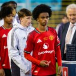Quatro jovens do Man Utd competindo para começar como lateral-direito no primeiro jogo da pré-temporada do clube