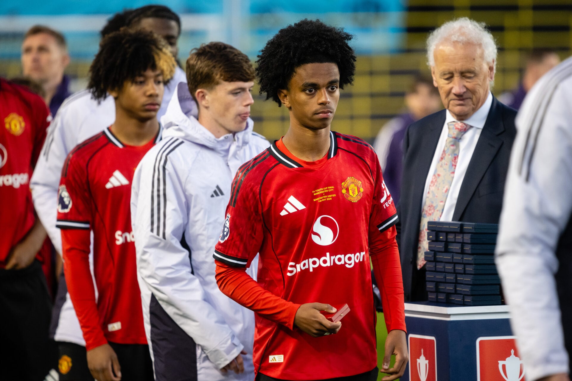 Quatro jovens do Man Utd competindo para começar como lateral-direito no primeiro jogo da pré-temporada do clube
