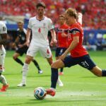 Quem é Andreas Schjelderup, artilheiro da partida entre Noruega e Inglaterra na Copa do Mundo da FIFA?