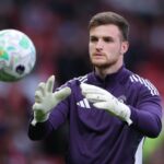 Quem é Dermot Mee e qual é o seu papel no Man Utd? Goleiro da Academia assina novo contrato