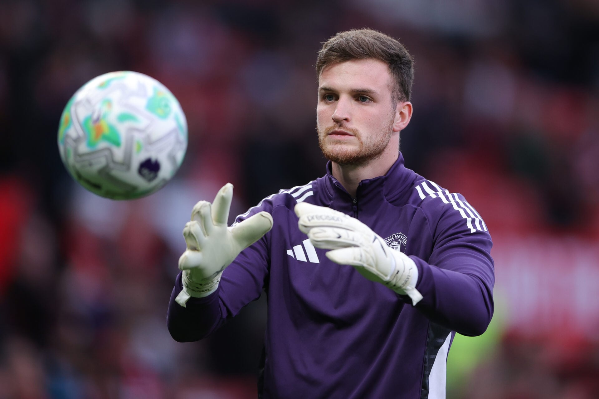 Quem é Dermot Mee e qual é o seu papel no Man Utd? Goleiro da Academia assina novo contrato
