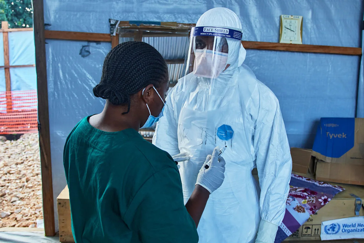 Residentes no leste do Congo mantêm a esperança com o início de um novo ensaio de tratamento do Ebola