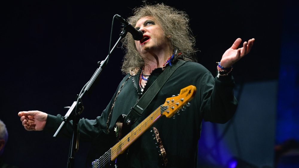 Robert Smith, do The Cure, critica show do intervalo da final da Copa do Mundo da FIFA: 'Just F— Off'