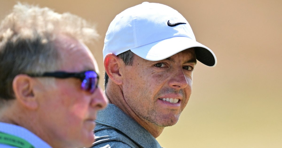 O jogador de golfe Rory McIlroy e sua esposa Erica fazem uma aparição rara em Wimbledon e sentam-se no camarote real