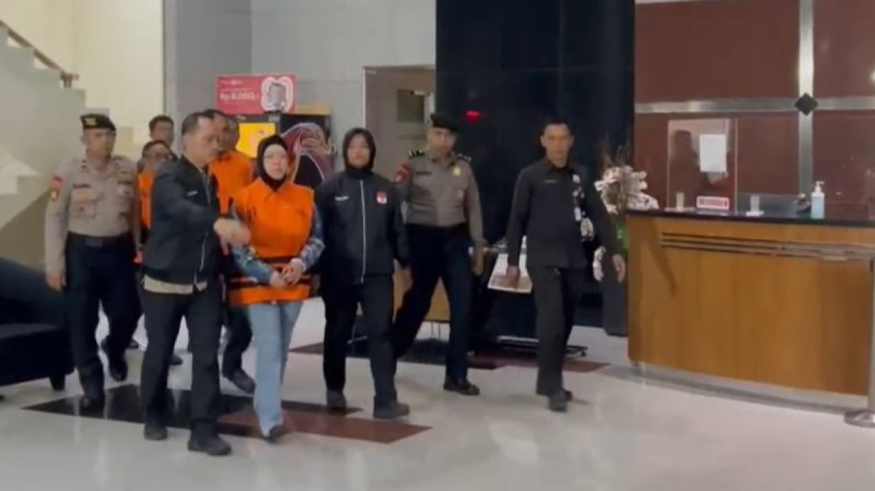 Saat KPK Temukan Harta Fantastis Bupati Sukoharjo Etik Suryani Disimpan di 2 Safe House: Emas 2,5 kg, Valas Rp 7,5 M
