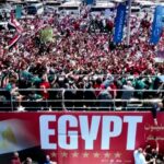 Seleção egípcia da Copa do Mundo volta para casa e é recebida como herói após sequência histórica