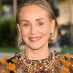 Sharon Stone sobre abandonar a maconha e interromper um medicamento para derrame, apesar das ordens dos médicos: 'Foi como parar de usar heroína'