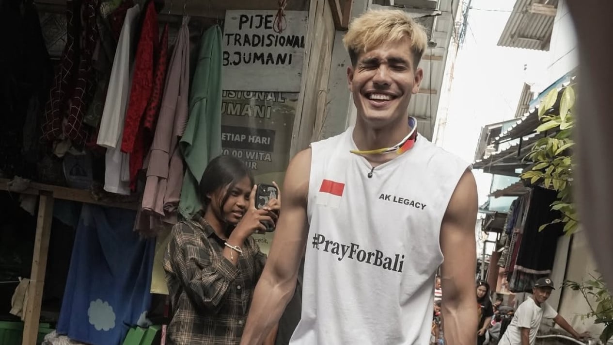 Siapa Aisar Khaled? Influenciador yang Dinilai Beretika Buruk di Pesawat, Pernah Dekat Sama Fuji!