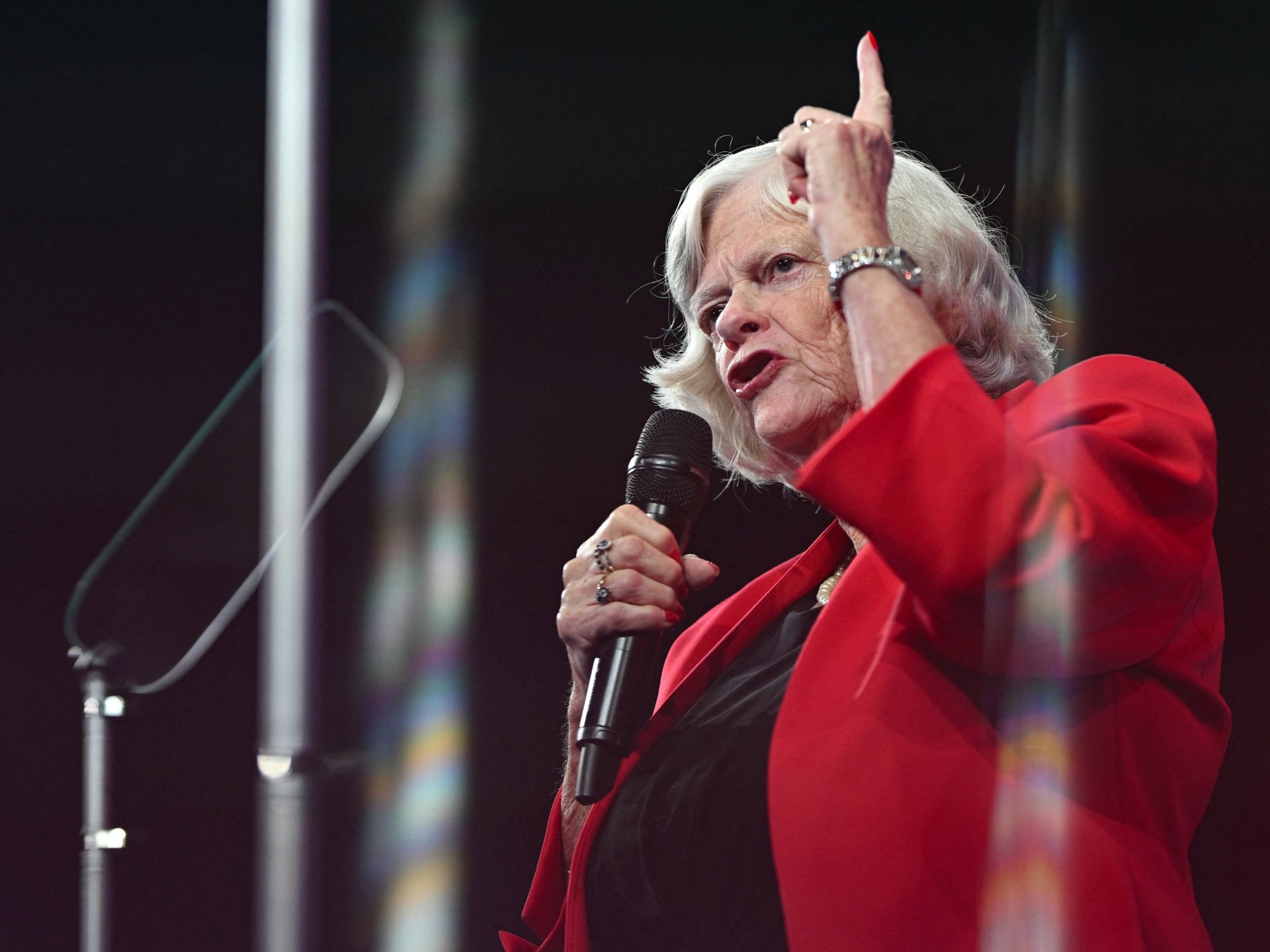 Suspeito acusado de ataque fatal à política britânica Ann Widdecombe