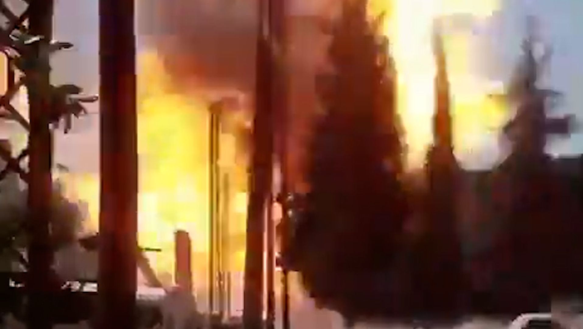 Tanque de gás explode em incêndio perto de quartel do exército no Líbano