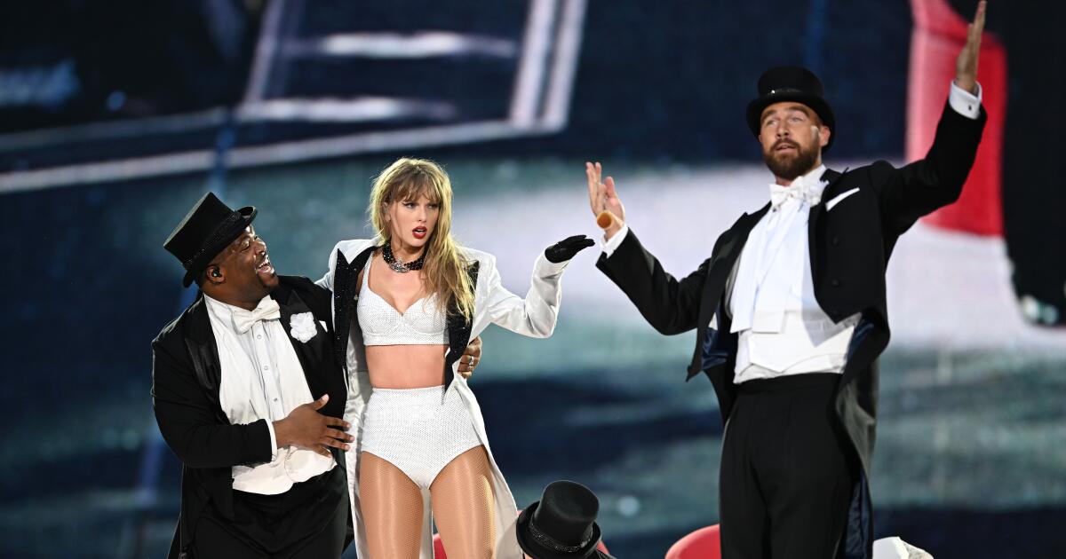 Taylor Swift e Travis Kelce supostamente dão ao Madison Square Garden uma transformação de conto de fadas e outros detalhes