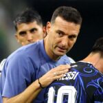 Técnico argentino Scaloni elogia 'lenda' Messi antes da final da Copa do Mundo de 2026
