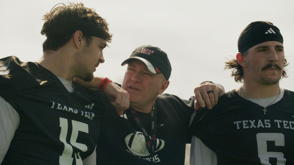 Texas Tech Football Docuseries Greenlit da Paramount +, Micah Brown para dirigir e apresentar (resumo de notícias de TV)