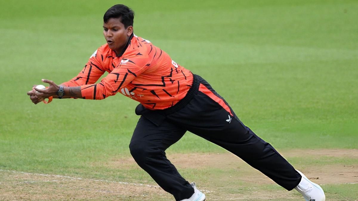 The Hundred 2026 - Deepti Sharma reivindica dois postigos na partida do Sunrisers Leeds com vitória sobre o MI London