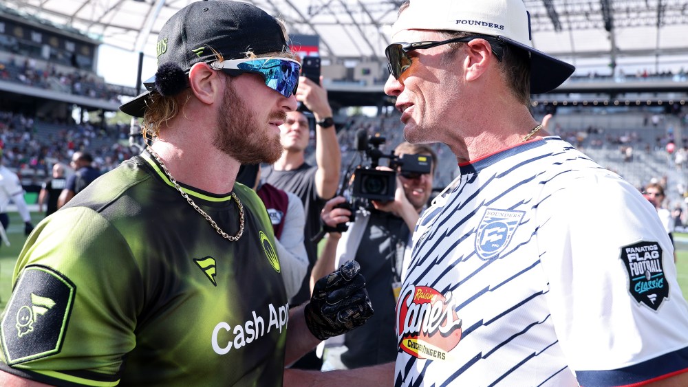 Tom Brady dá um tapa em Logan Paul no Fanatic Fest e o chama de ‘Idiota’ e ‘Nerd’ no X