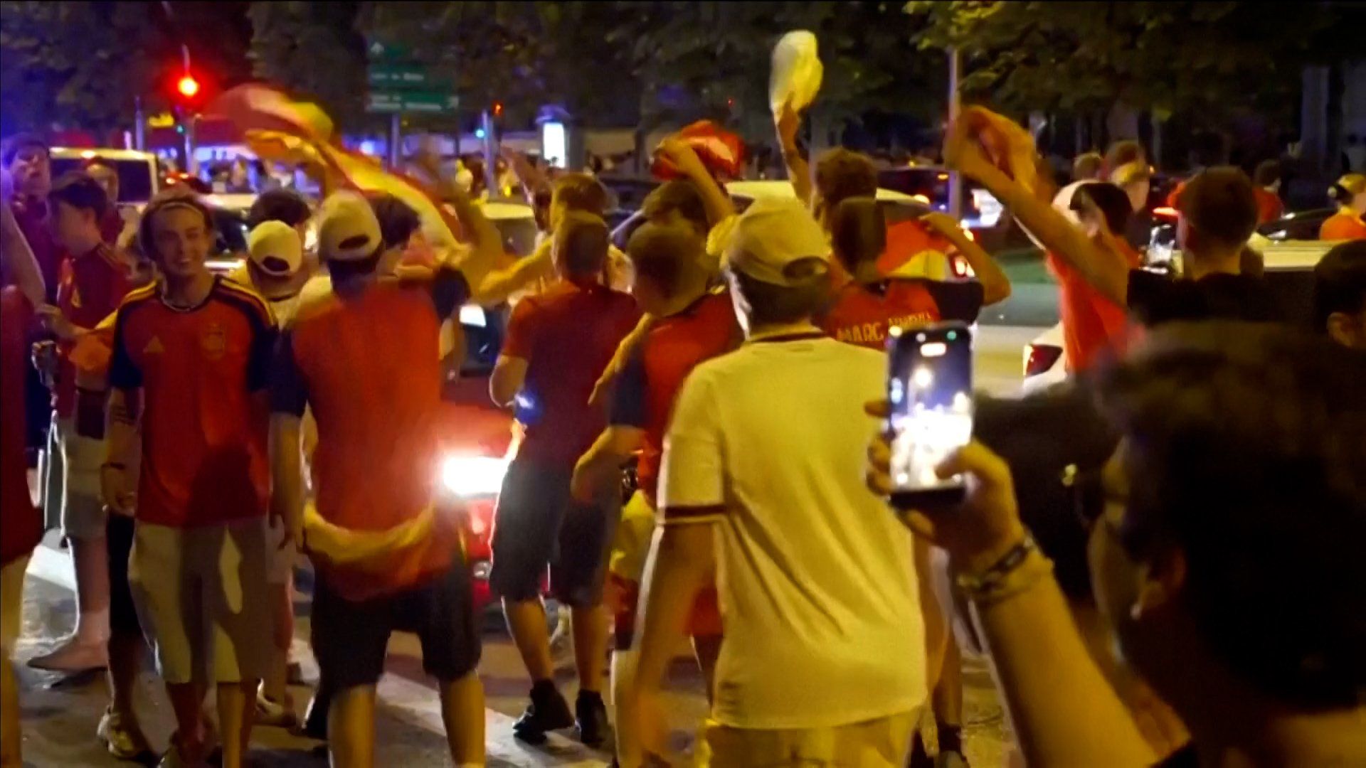 Torcedores da Espanha explodem quando seleção chega à final da Copa do Mundo