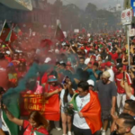 Torcedores de Portugal se reúnem antes do confronto entre Ronaldo e Modric