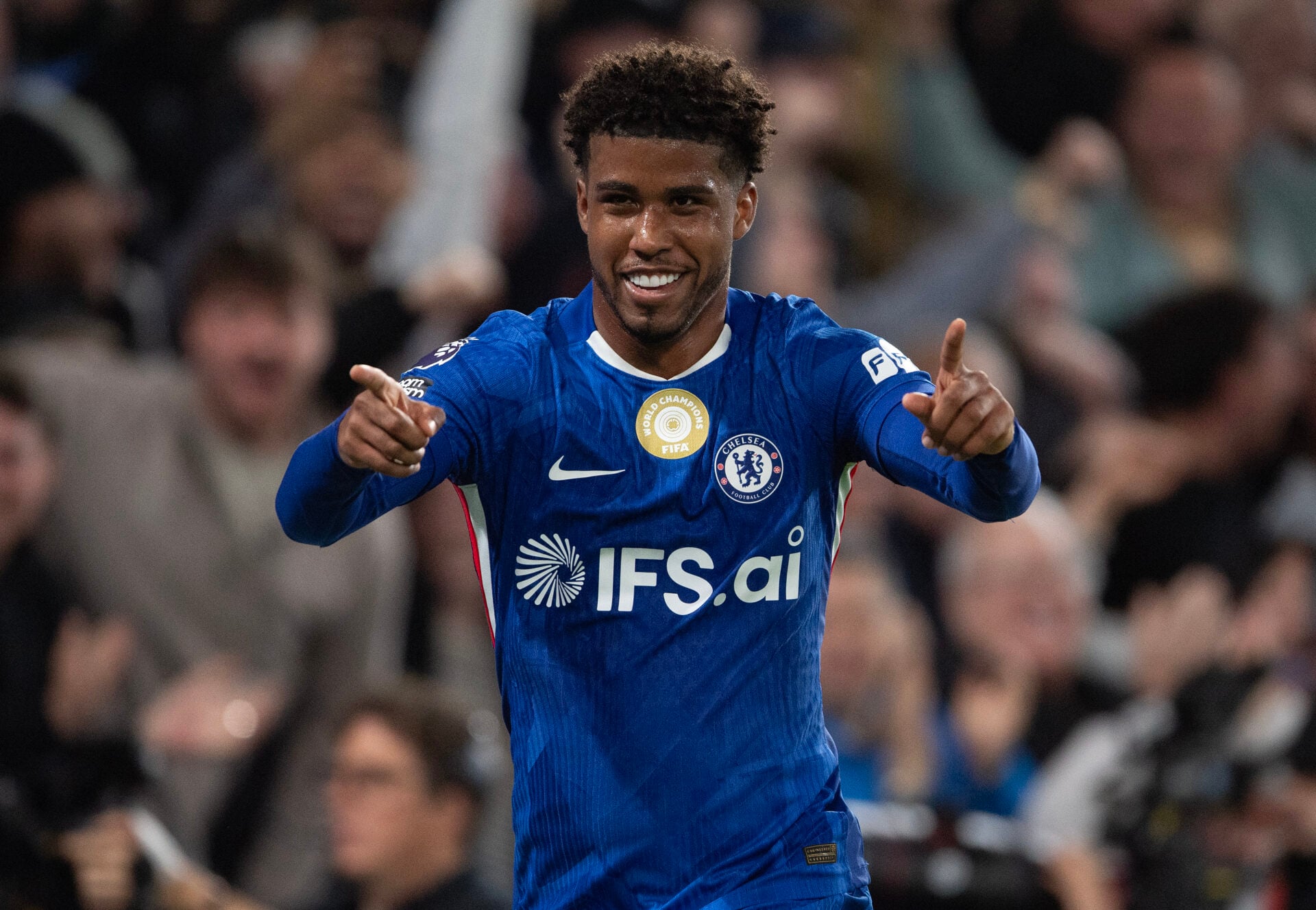 Torcedores do Manchester United reagem ao acordo de Andrey Santos por £ 48 milhões