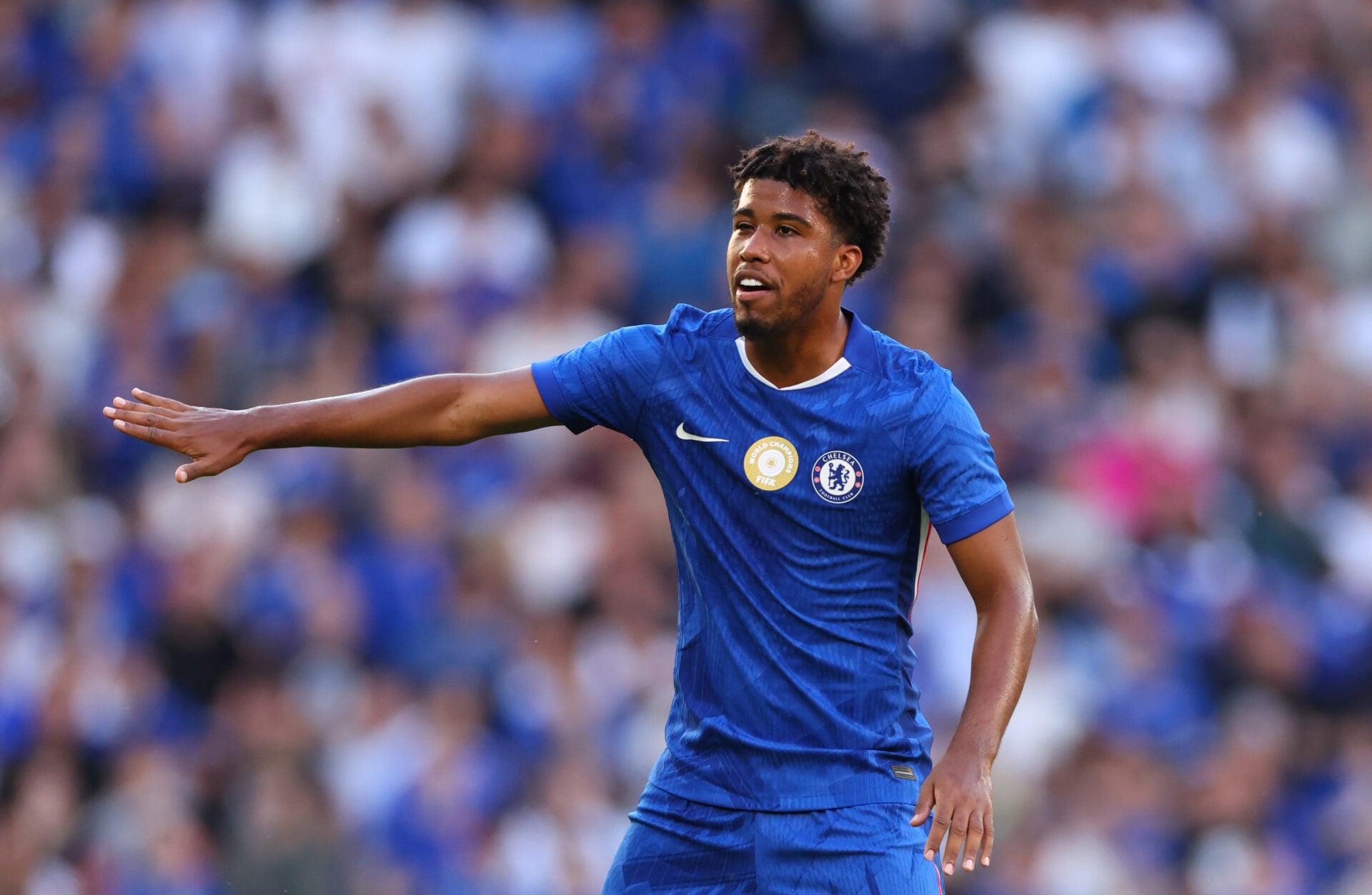 Três razões para apoiar a decisão do Manchester United de contratar Andrey Santos do Chelsea