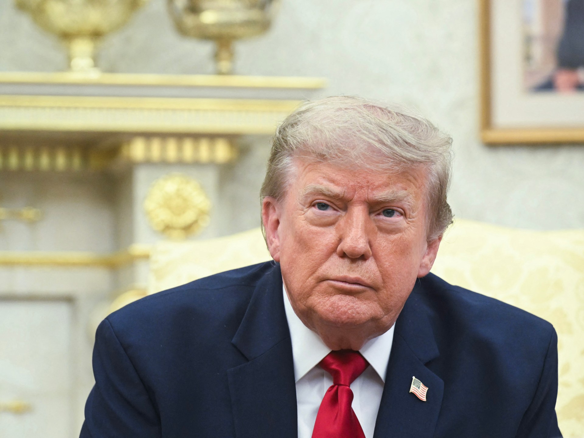 Trump abandona taxa de 20% sobre o Estreito de Ormuz em meio à escalada da guerra no Irã
