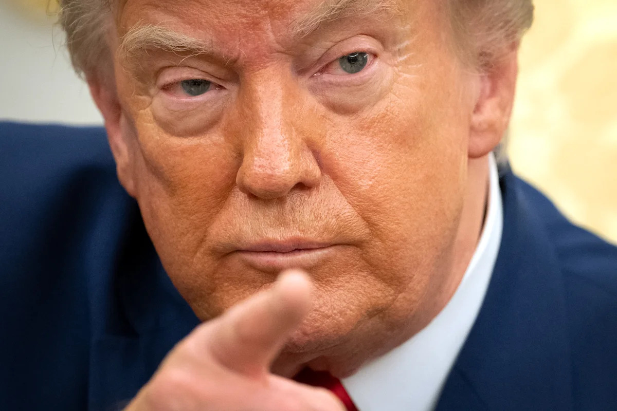 Trump aprova acordo nuclear que pode permitir à Arábia Saudita enriquecer urânio, dizem duas fontes da AP