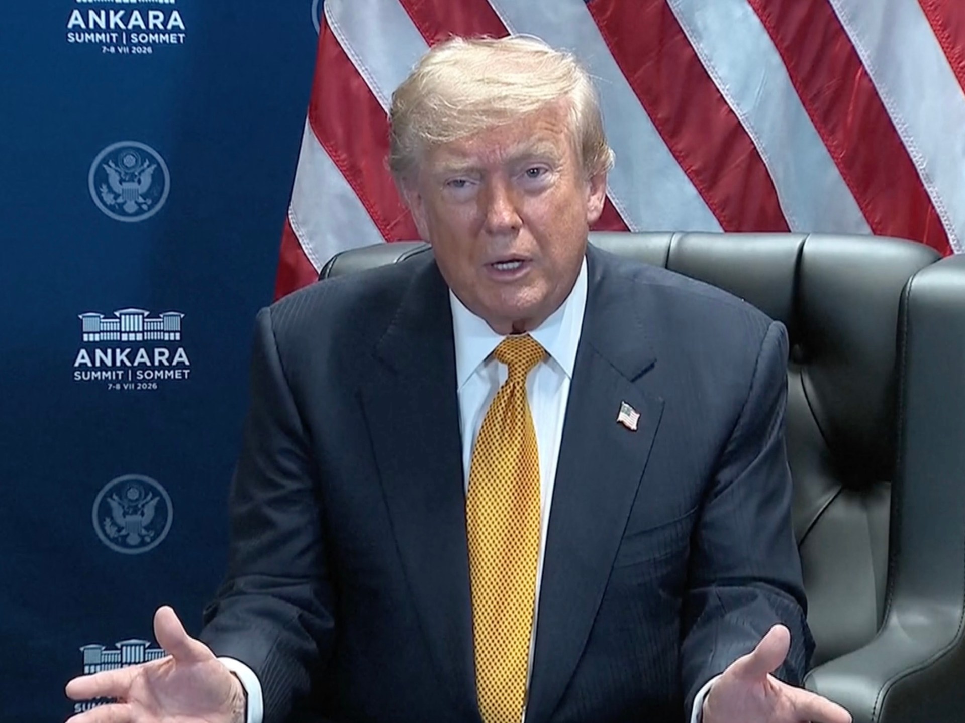 Trump diz que memorando de entendimento com o Irã 'perverso e violento' acabou