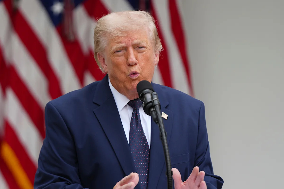Trump diz que o Walmart cortou preços a seu pedido, mas a declaração do Walmart omite o papel do governo
