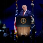 Trump elogia americanos em discurso de aniversário de 250 anos adiado pela tempestade
