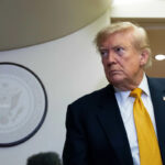 Trump permitirá que o projeto de habitação bipartidário se torne lei sem assinar em protesto contra a lei de identificação do eleitor do Partido Republicano