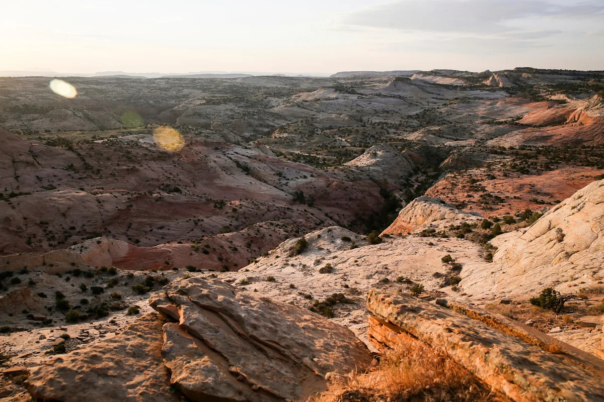 Trump reduz o tamanho de 2 monumentos nacionais em Utah enquanto os republicanos remodelam a gestão da terra