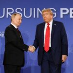 Trump se ofereceu por telefone para ajudar Putin a encontrar acordo com a Ucrânia, diz assessor do Kremlin