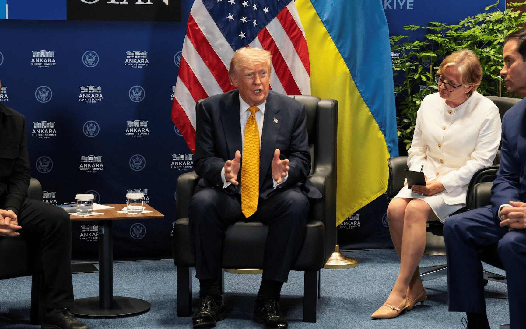 Trump sobre o Irã: 'Provavelmente iremos acertá-los com força novamente esta noite'