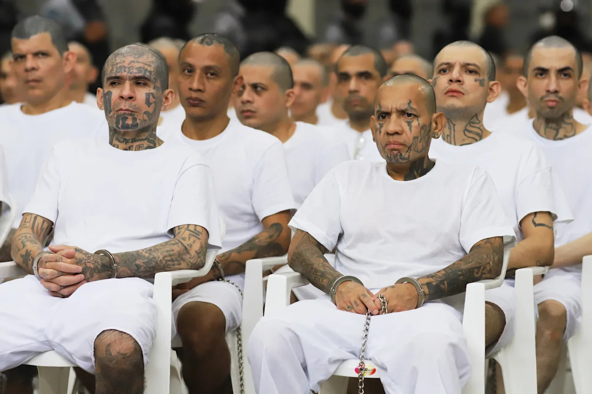 Um julgamento em massa de membros da gangue MS-13 em El Salvador termina em El Salvador