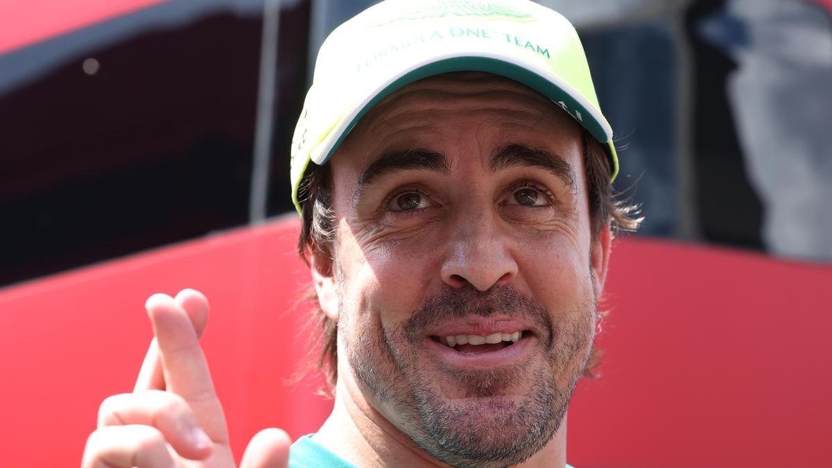 Uma corrida contra o tempo: pilotos de F1 esperam chegar à final da Copa do Mundo da FIFA após o Grande Prêmio da Bélgica