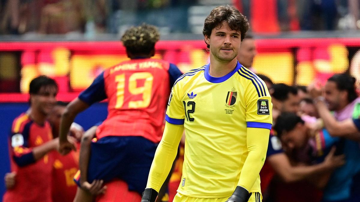 'Você só fica mais forte': Courtois se apoia em Lammens após desgosto da Espanha