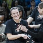 Sabrina Ionescu nº 20 do New York Liberty comemora vitória sobre o Las Vegas Aces pelo WNBA Commissioner's Cup Championship
